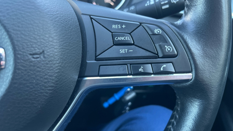 Nissan Qashqai 1.3 DiG-T 160 Acenta Premium 5dr DCT Petrol Hatchback